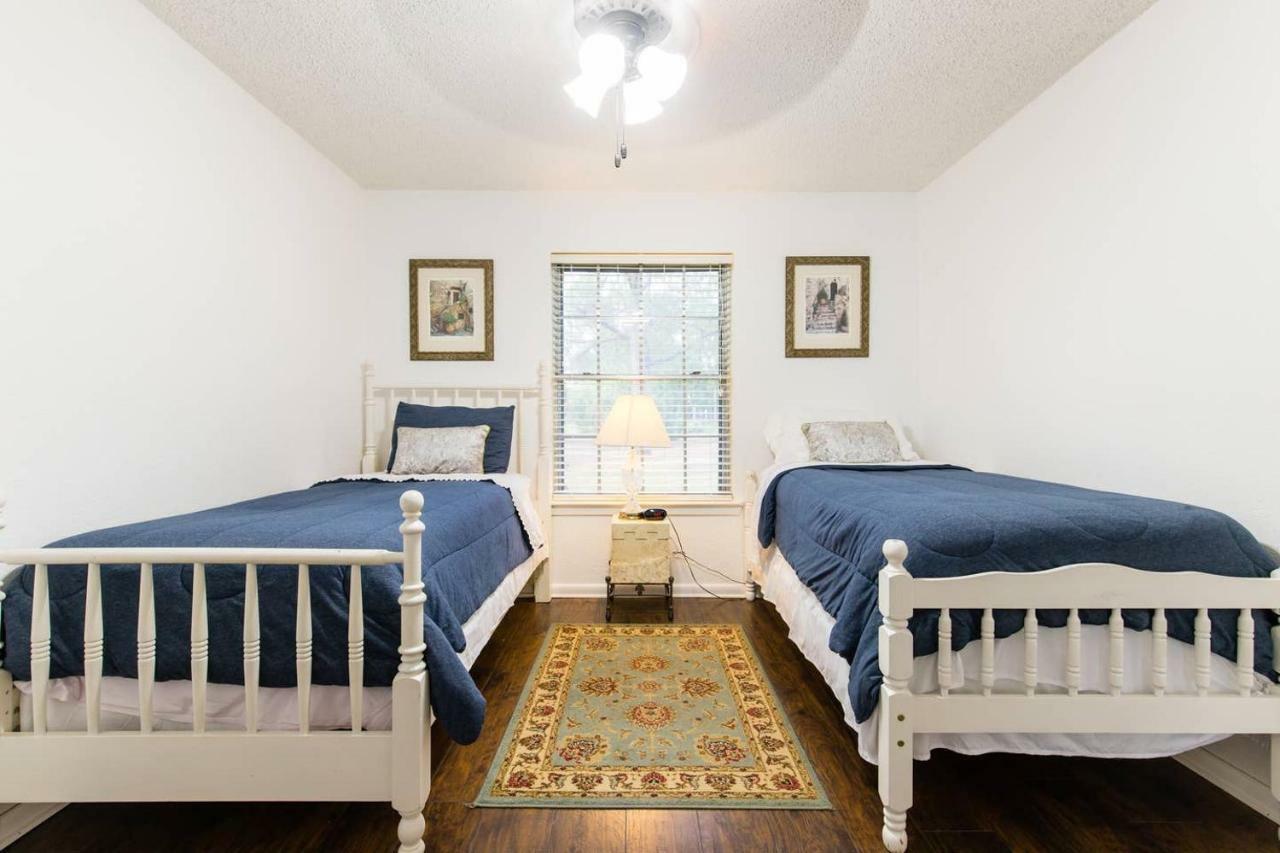 Oasis Near Dfw Airport With Mediterranean Setting Irving Luaran gambar