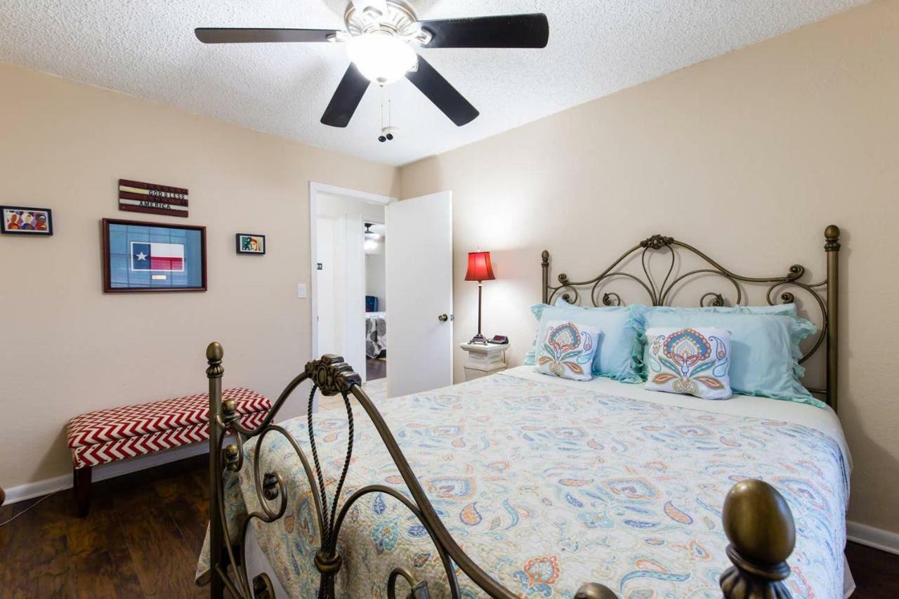 Oasis Near Dfw Airport With Mediterranean Setting Irving Luaran gambar