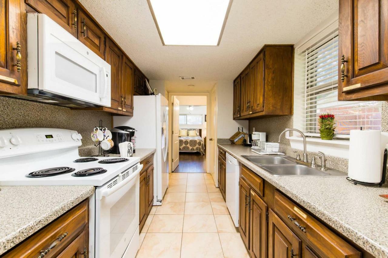 Oasis Near Dfw Airport With Mediterranean Setting Irving Luaran gambar