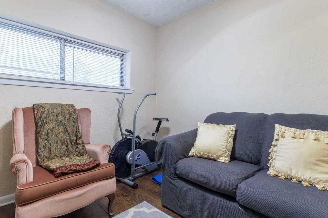 Oasis Near Dfw Airport With Mediterranean Setting Irving Luaran gambar